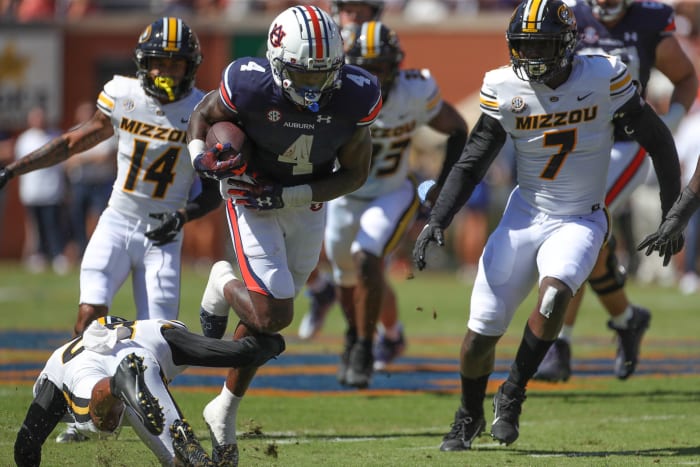 Tank Bigsby carries the ball vs Missouri.
